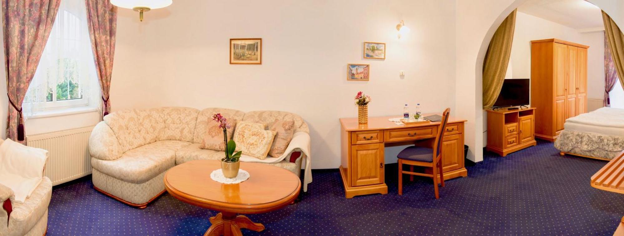 גיור Hotel Wesselenyi מראה חיצוני תמונה