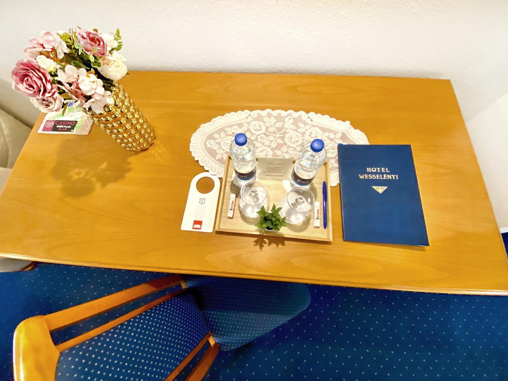 גיור Hotel Wesselenyi מראה חיצוני תמונה