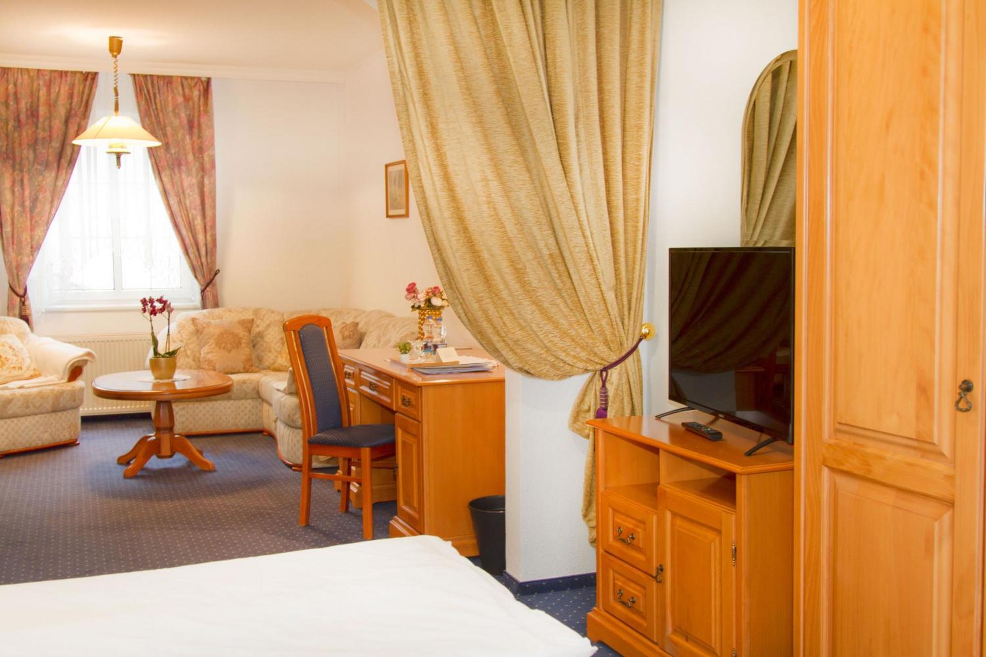 גיור Hotel Wesselenyi מראה חיצוני תמונה