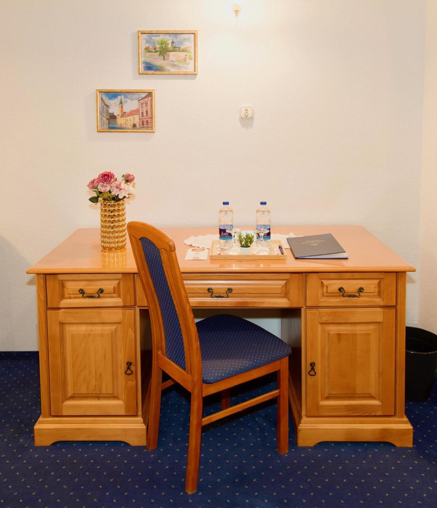 גיור Hotel Wesselenyi מראה חיצוני תמונה