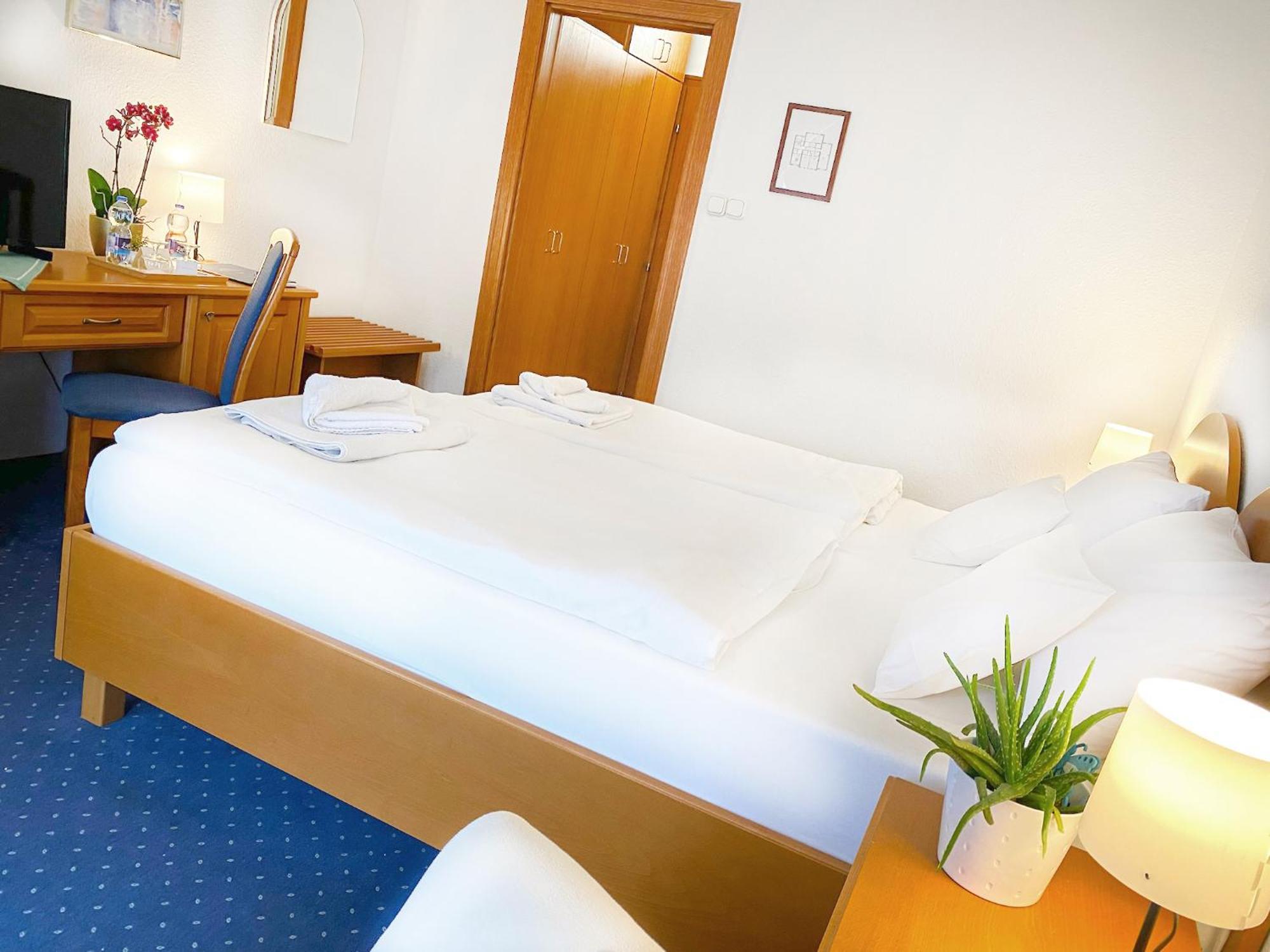 גיור Hotel Wesselenyi מראה חיצוני תמונה