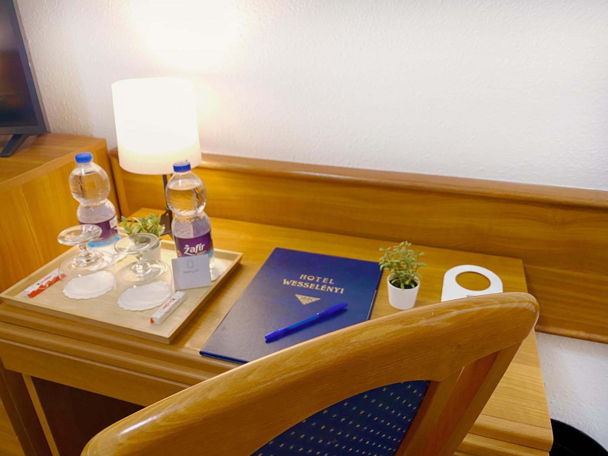 גיור Hotel Wesselenyi מראה חיצוני תמונה