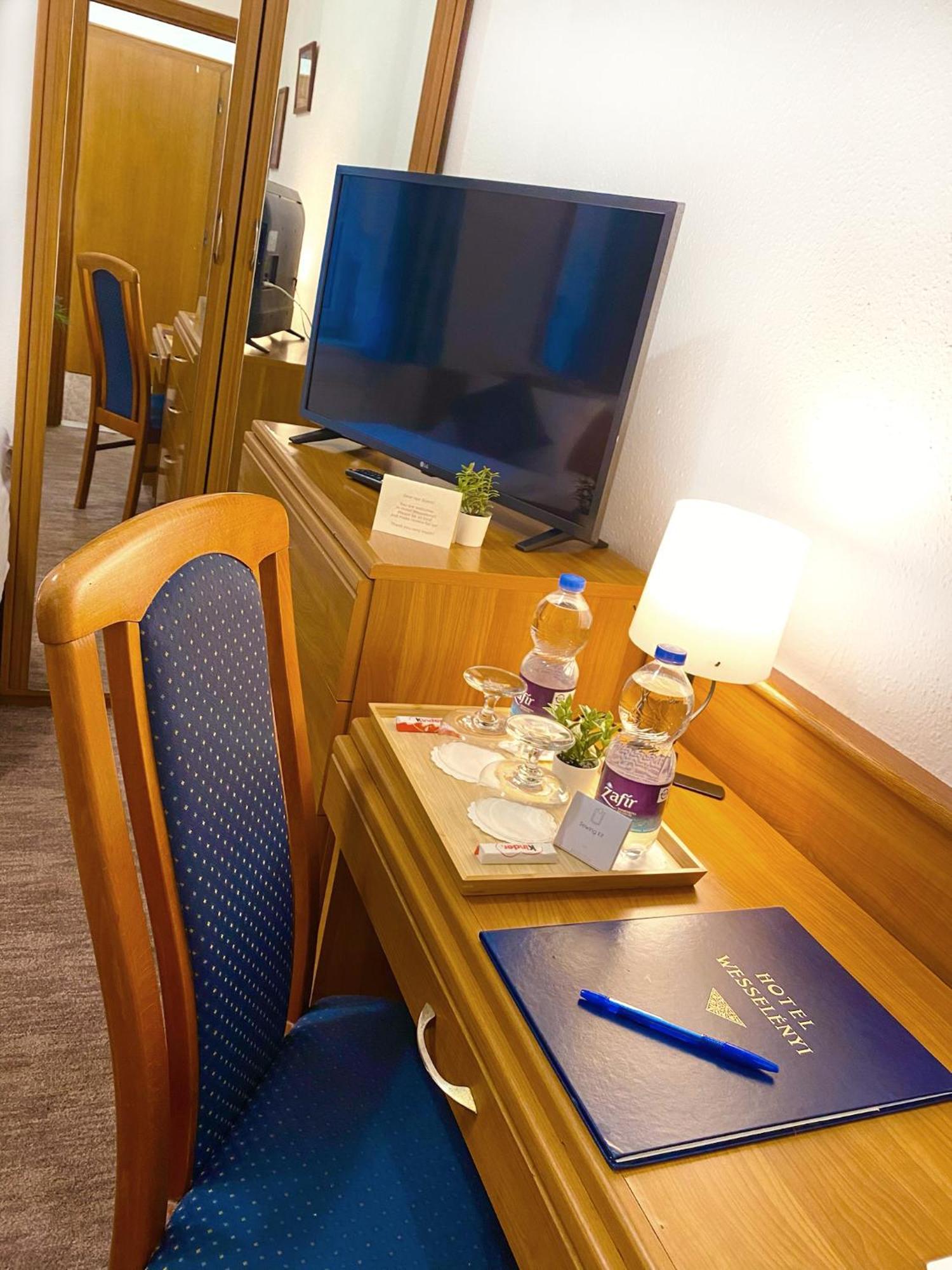 גיור Hotel Wesselenyi מראה חיצוני תמונה
