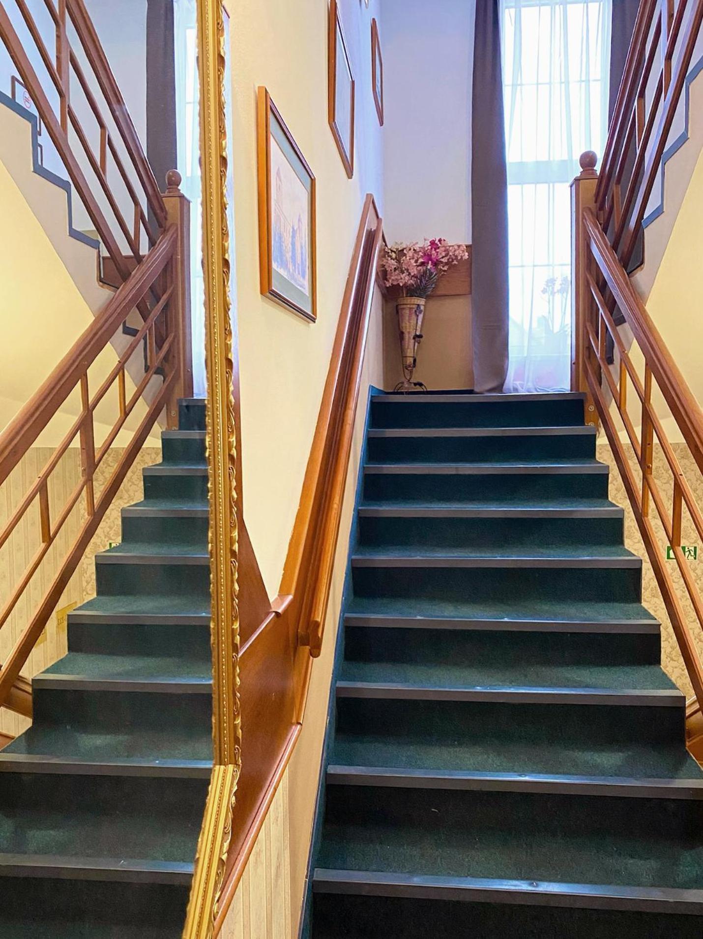 גיור Hotel Wesselenyi מראה חיצוני תמונה