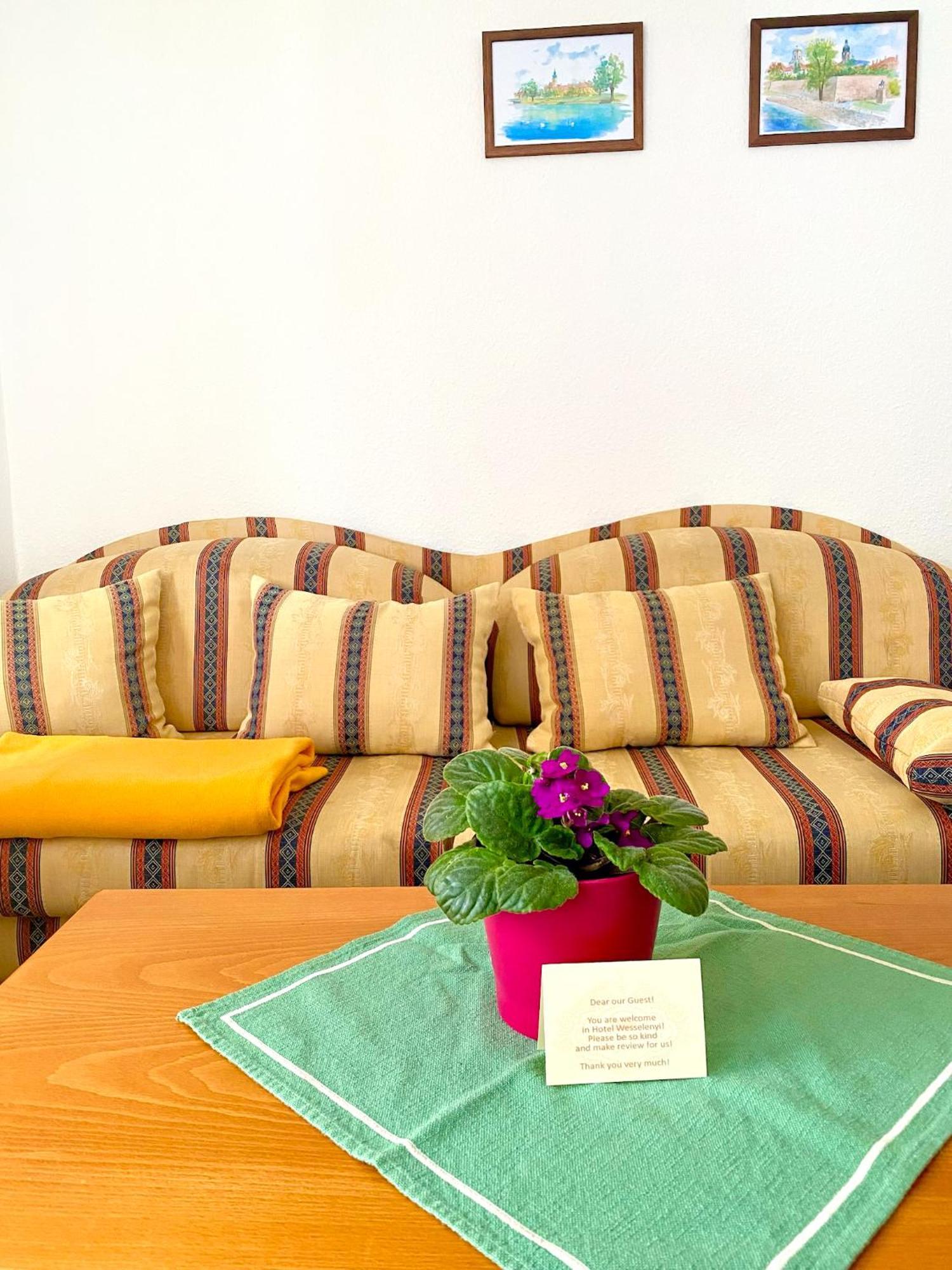 גיור Hotel Wesselenyi מראה חיצוני תמונה