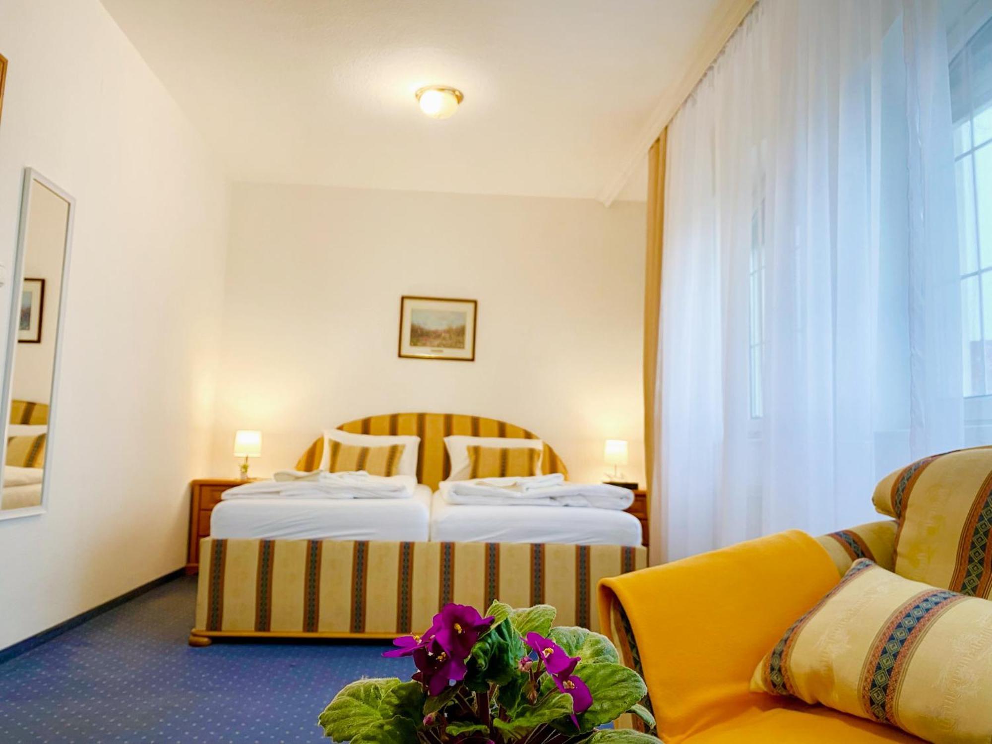 גיור Hotel Wesselenyi מראה חיצוני תמונה