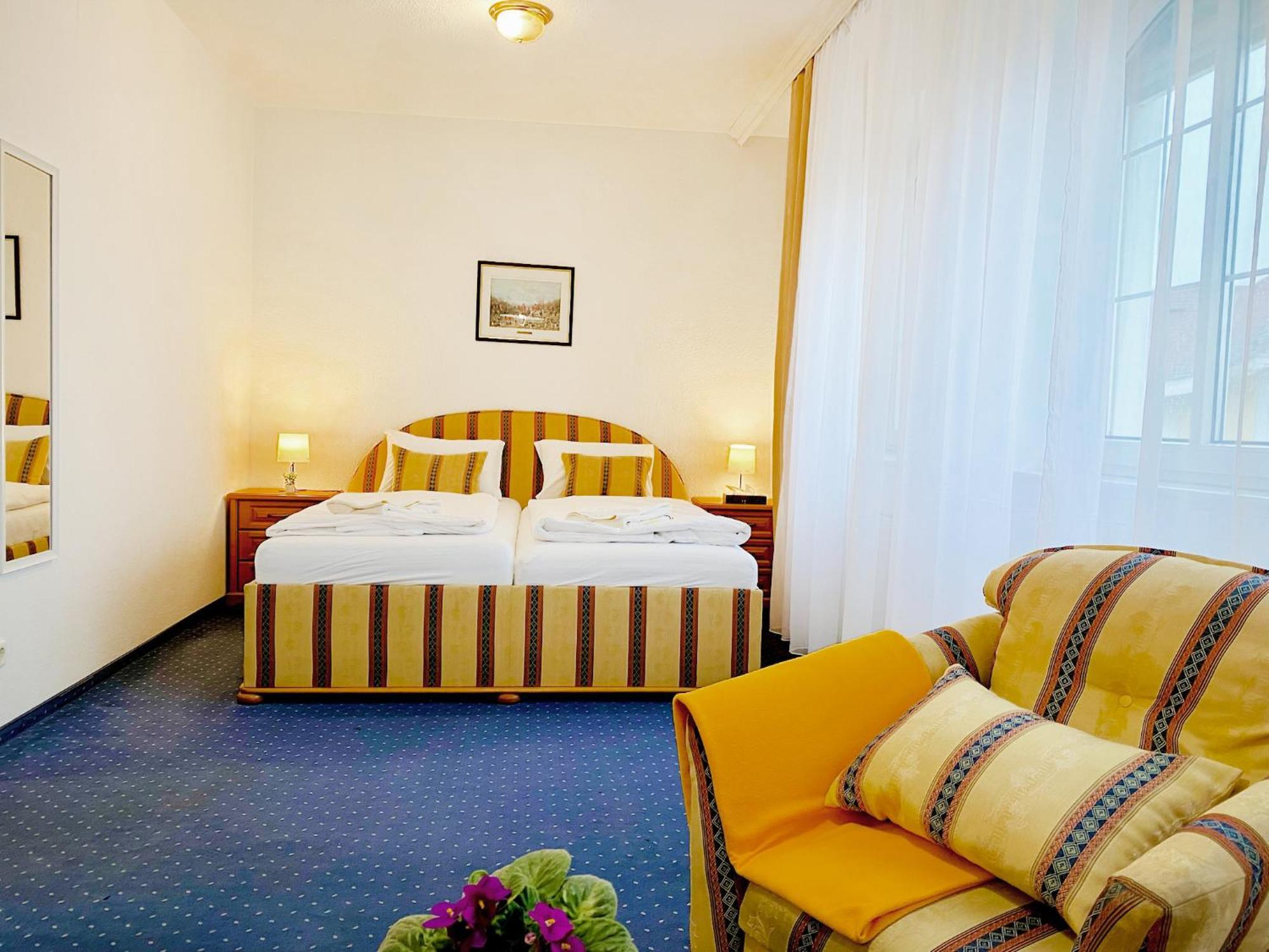 גיור Hotel Wesselenyi מראה חיצוני תמונה
