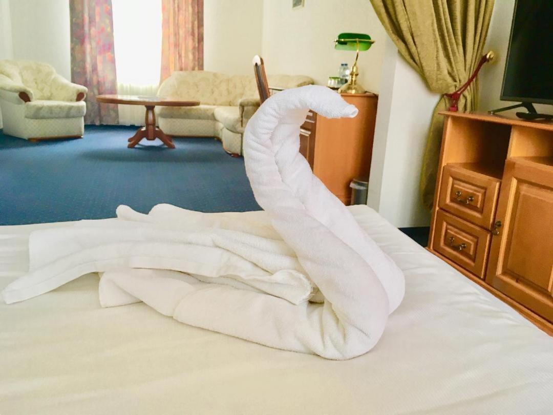 גיור Hotel Wesselenyi מראה חיצוני תמונה